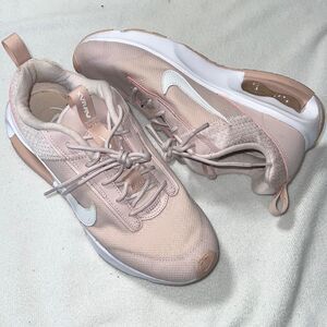 Women's Air Max INTRLK Lite
Casual Sneakers from Finish Line. Size8.5.